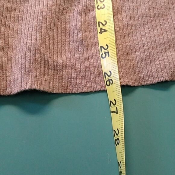 Tahari XL Merino Wool Blend Womens XL Buttons down each Side Back Sweater - Picture 4 of 7